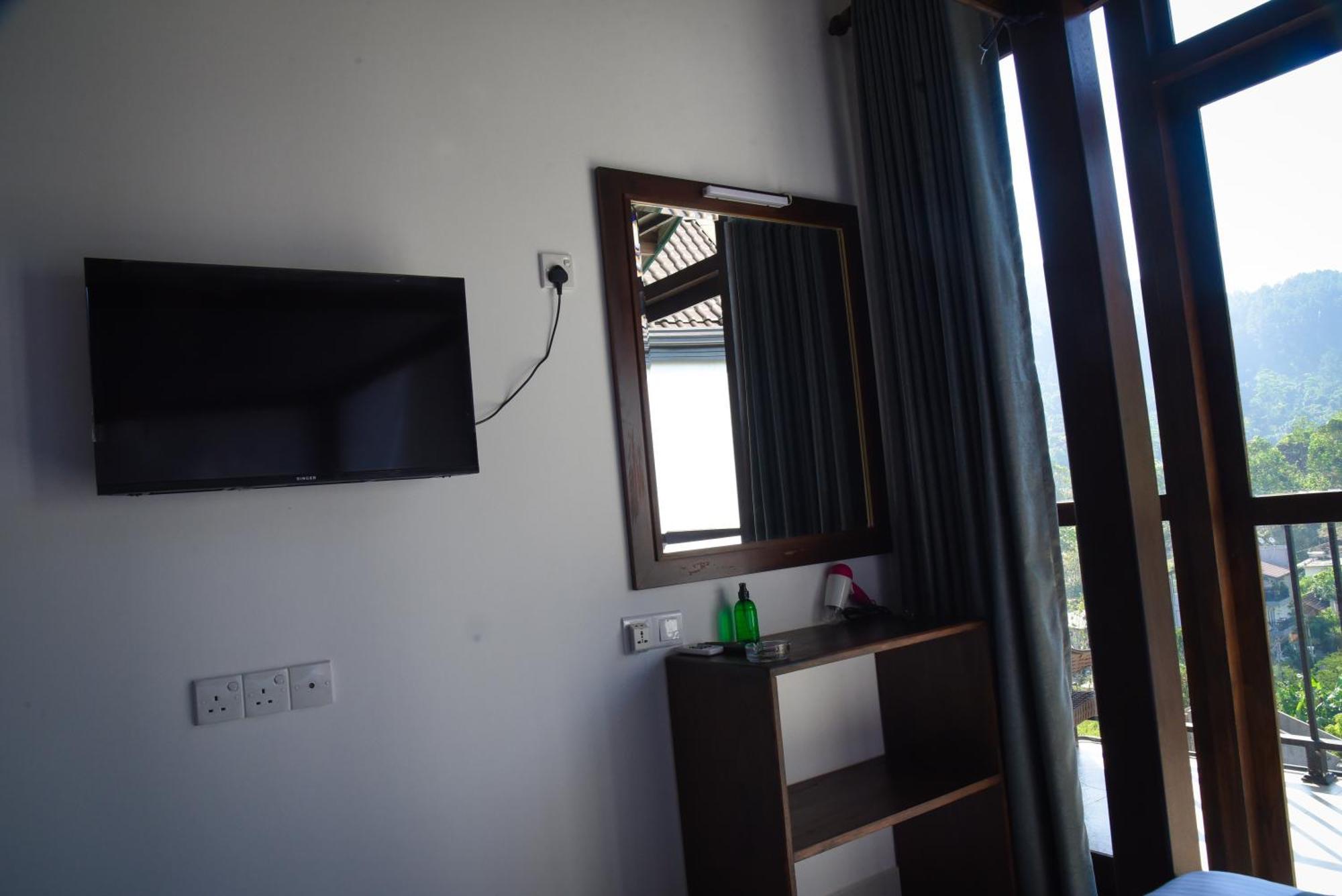 Ever Breeze Ella Hotel Exterior foto